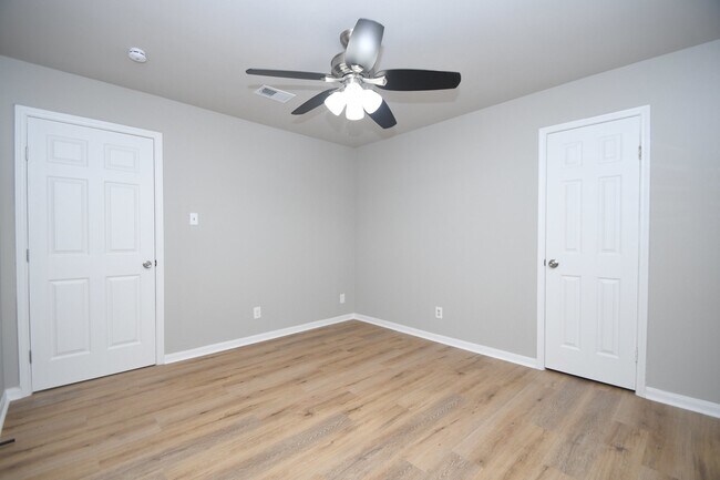 Building Photo - 1526 Barraud Ct