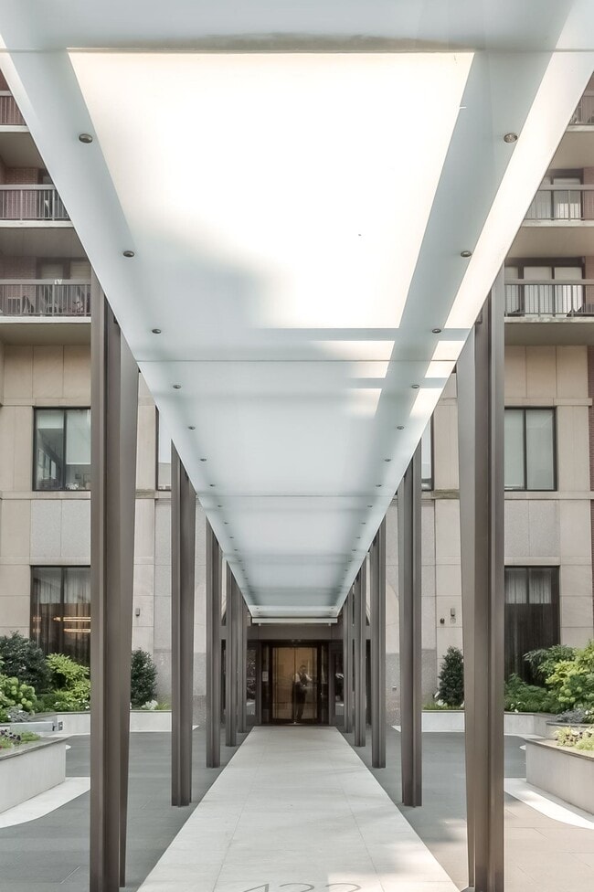 Building Photo - 422 E 72nd St