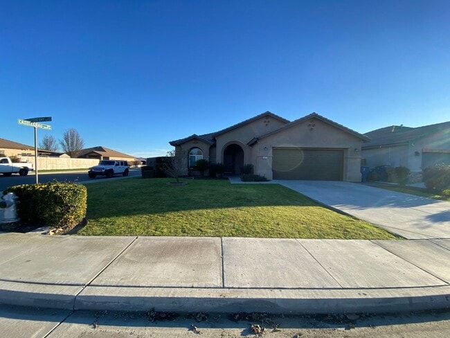 Building Photo - Affordable 3 BD 2 BA house in SE Bakersfield Near Union Ave & Berkshire Road