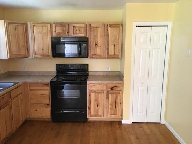 Building Photo - 444 Beaucatcher Rd