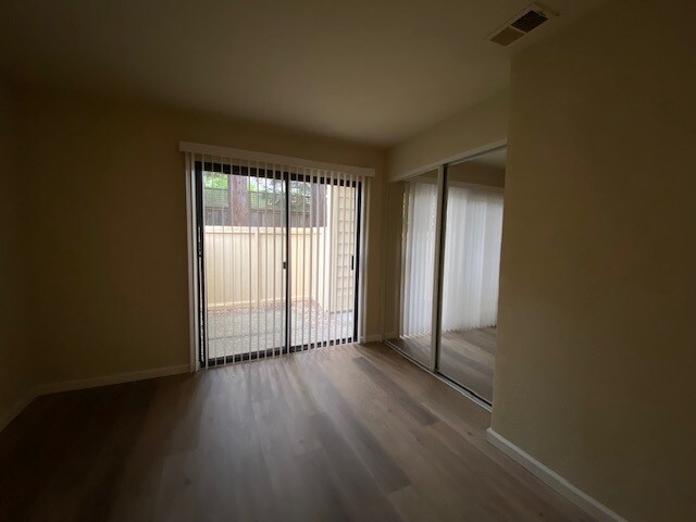 Second bedroom - 1501 Woodlake Dr