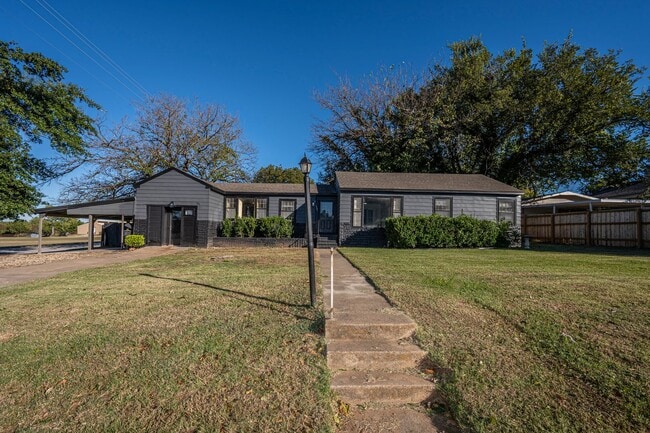 Building Photo - Home For Rent in SW Ardmore!