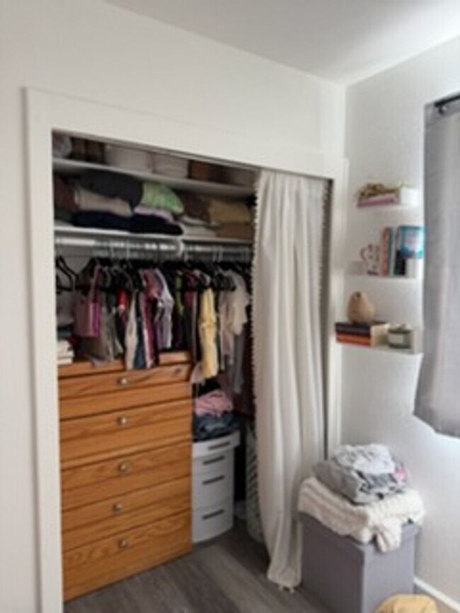 Building Photo - 347 Jeffrey Dr