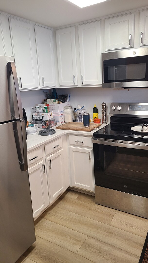 Building Photo - 345 N LaSalle St