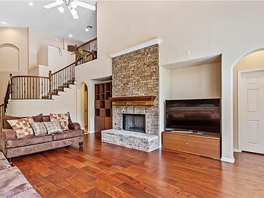 Building Photo - 10036 Lisi Anne Dr