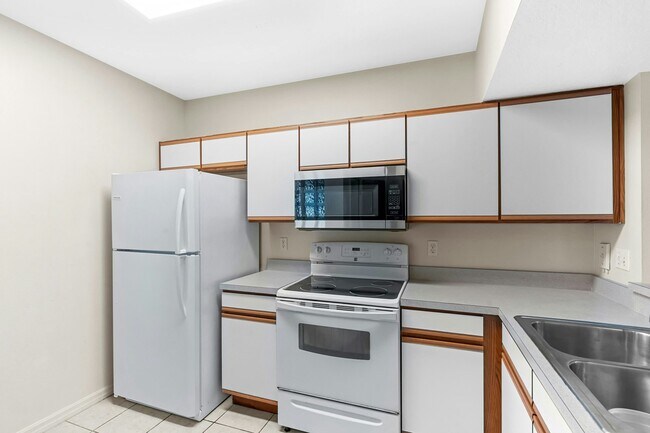 Building Photo - 6433 Cypressdale Dr