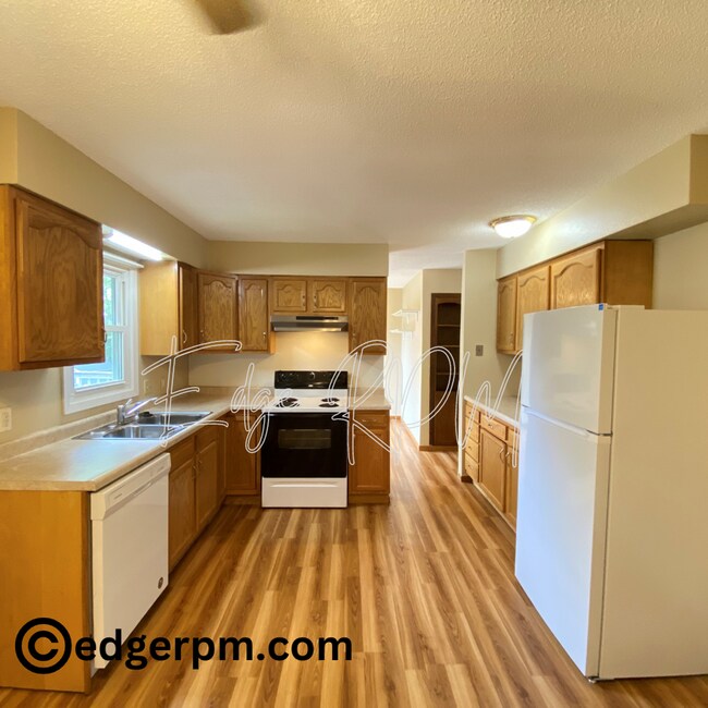 Building Photo - 2624 W 3rd St