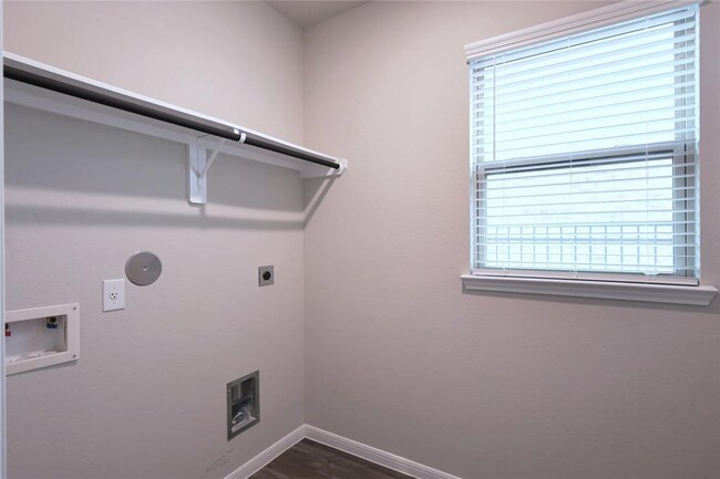 Building Photo - 437 Aurora Creek Ln