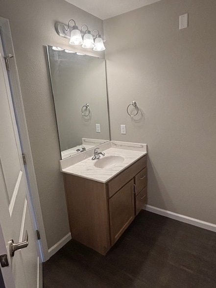 Building Photo - 3905 W Maple St