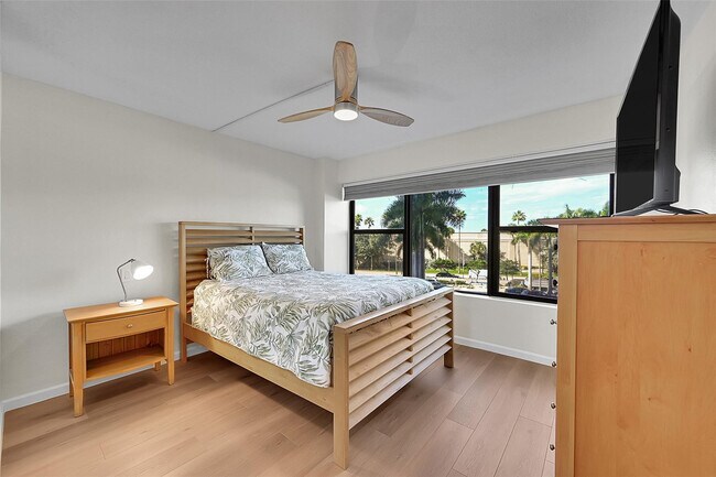 Building Photo - 3800 Galt Ocean Dr