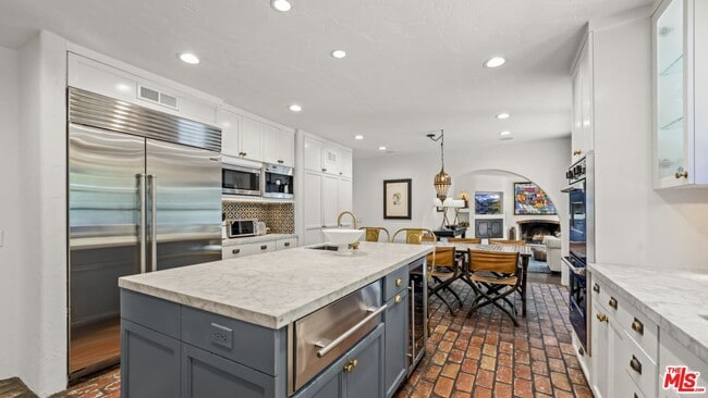 Building Photo - 11662 Duque Dr