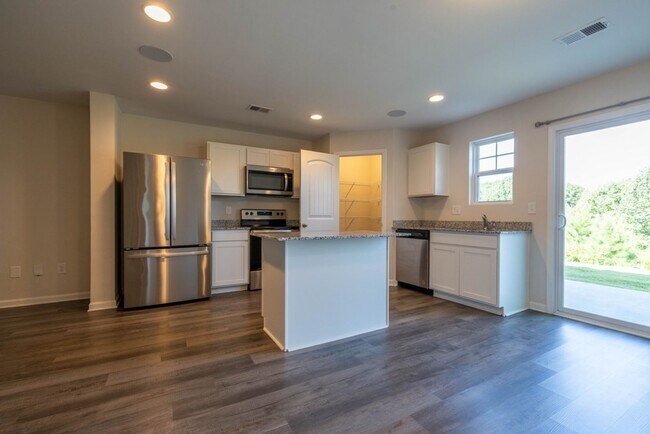 Building Photo - 115 Adger Rd