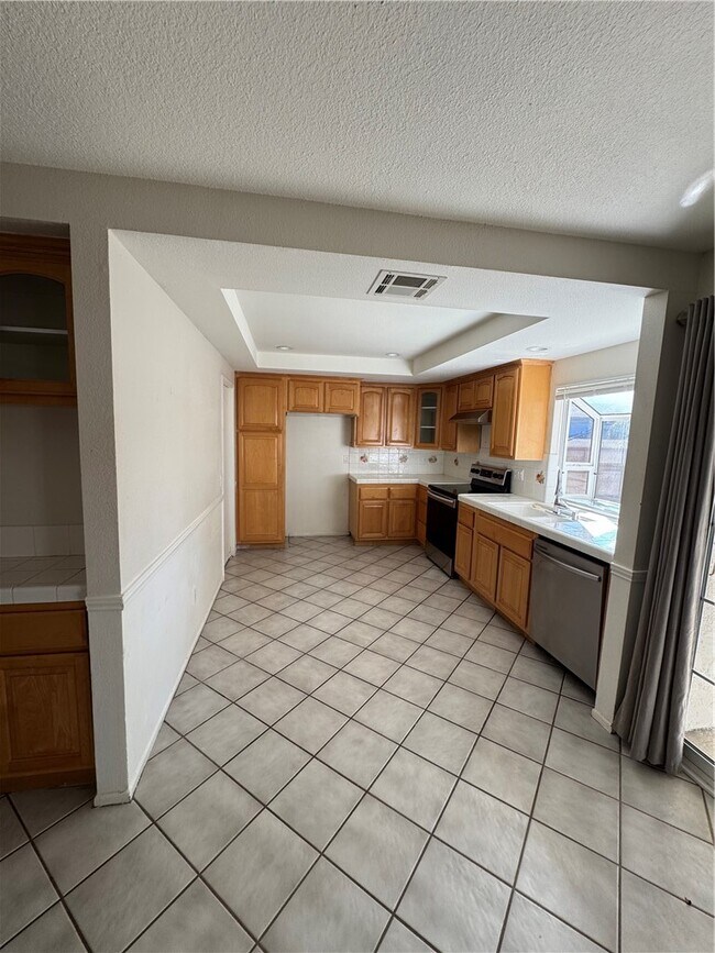 Building Photo - 23303 Stirrup Dr
