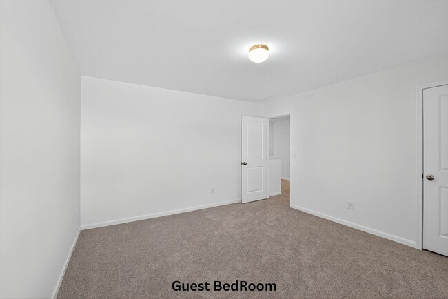 Building Photo - 233 Bloomfield Cir