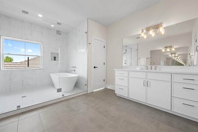 Building Photo - 13 Autumn Oaks Dr