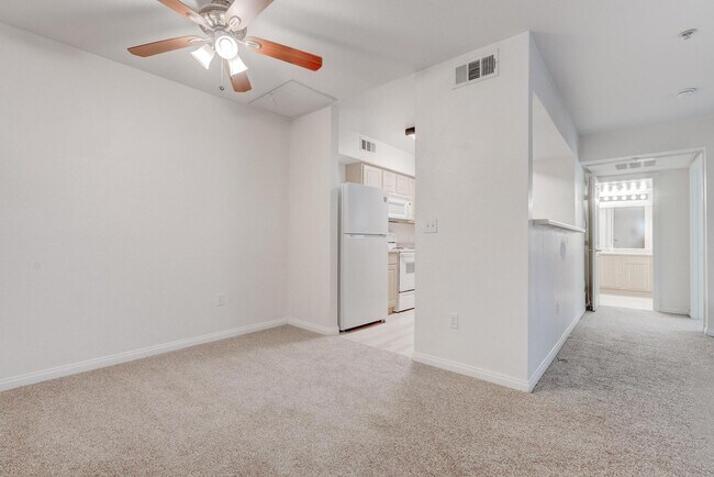Building Photo - 6955 N Durango Dr