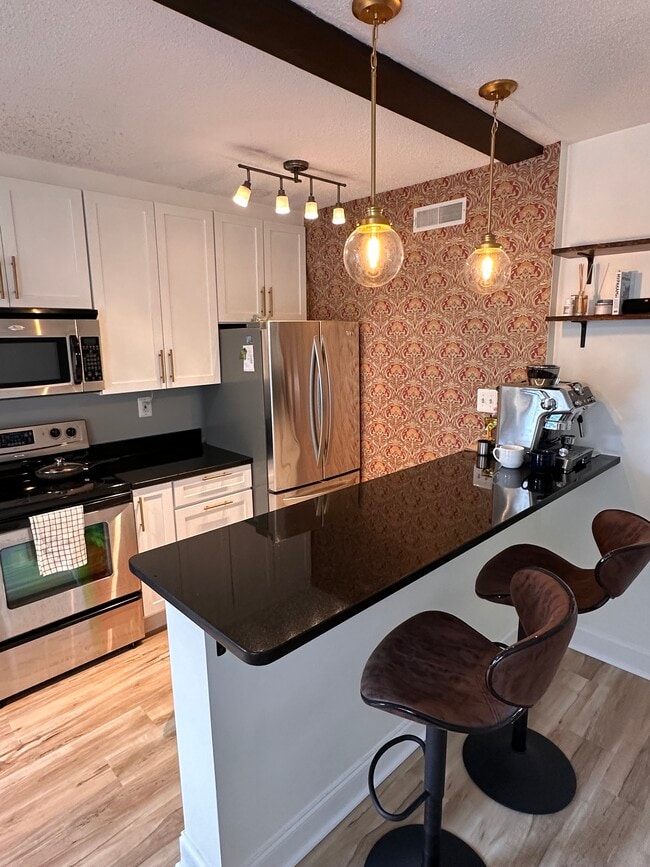 Granite counters - 504 Bashford Ln