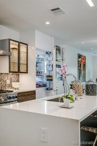 Building Photo - 255 St Paul St