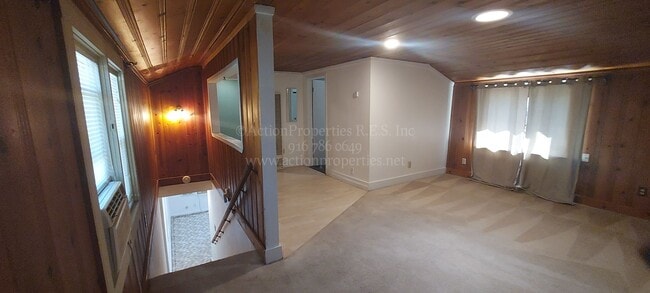 Building Photo - Central Roseville, 1 Bed, 1 Ba, Wall Air, ...