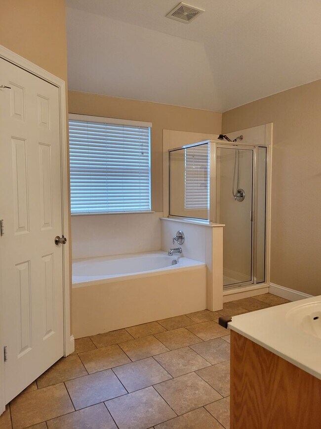 Building Photo - HUGE 4-5 BEDROOM IN HARKER HEIGHTS - OVER 2700 SQ FT