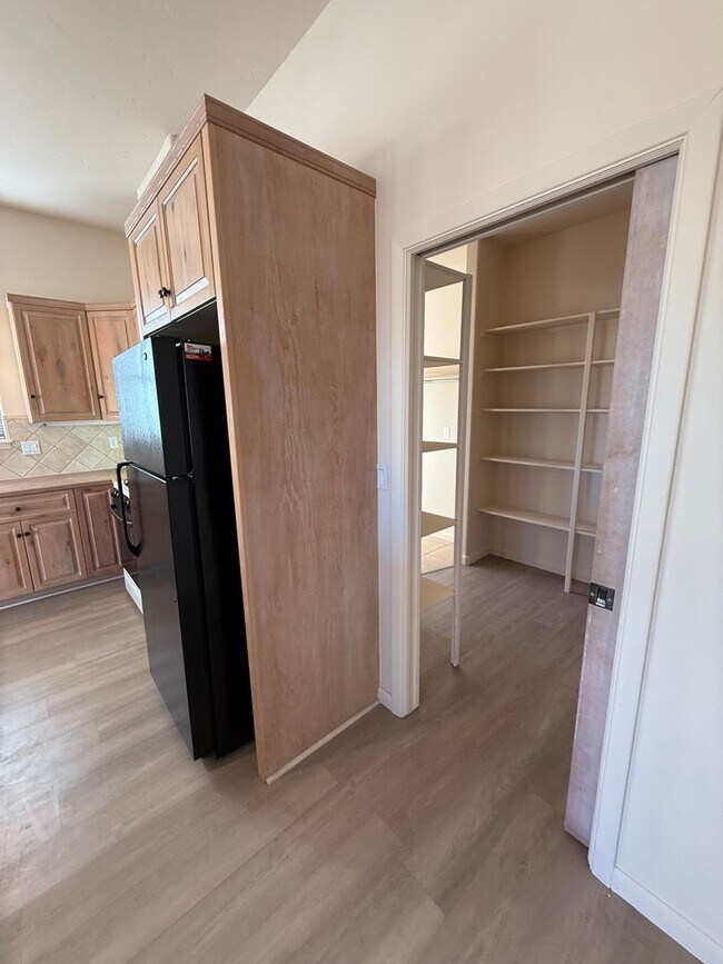 Building Photo - 1903 Coyote Ridge Dr