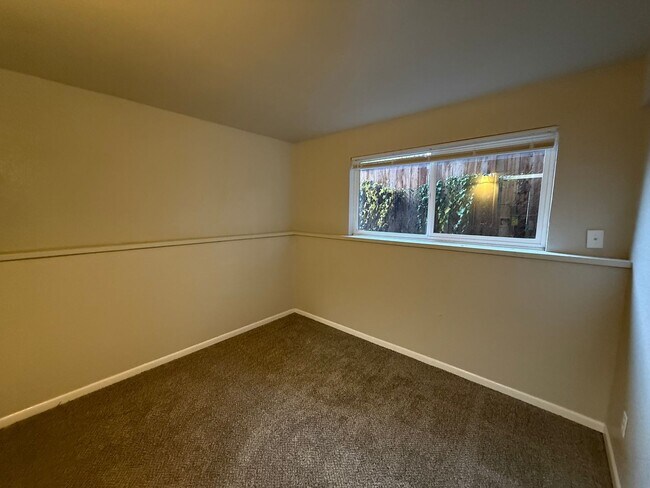 Building Photo - BRAND NEW 5 bed House in Tacoma School District!