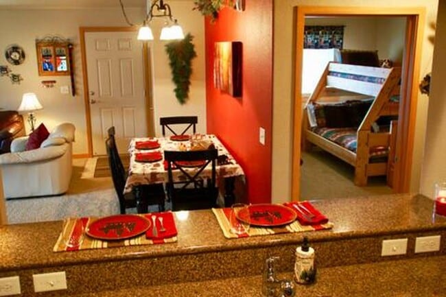 Building Photo - Long Term or Seasonal: Warm inviting condo...