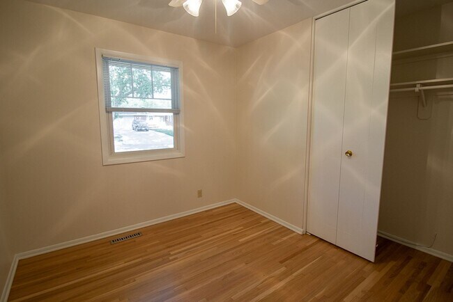 Building Photo - Beautiful 4 Bedroom House | 126th & Center