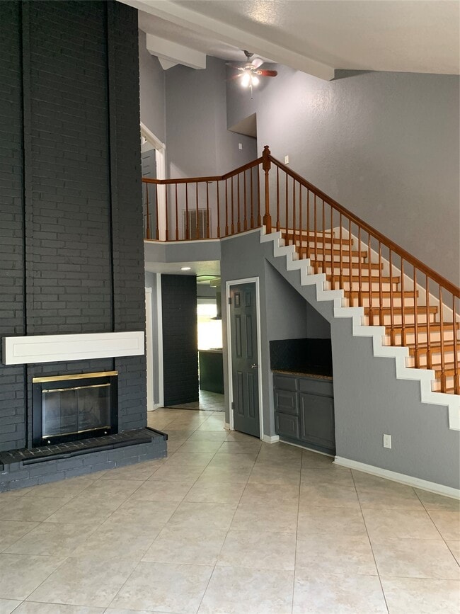 Building Photo - 19426 Lake Hollow Ln