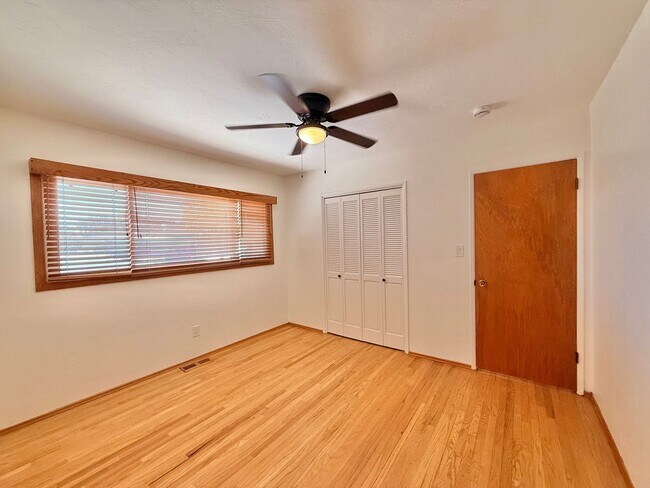 Building Photo - 5616 Marne Ave