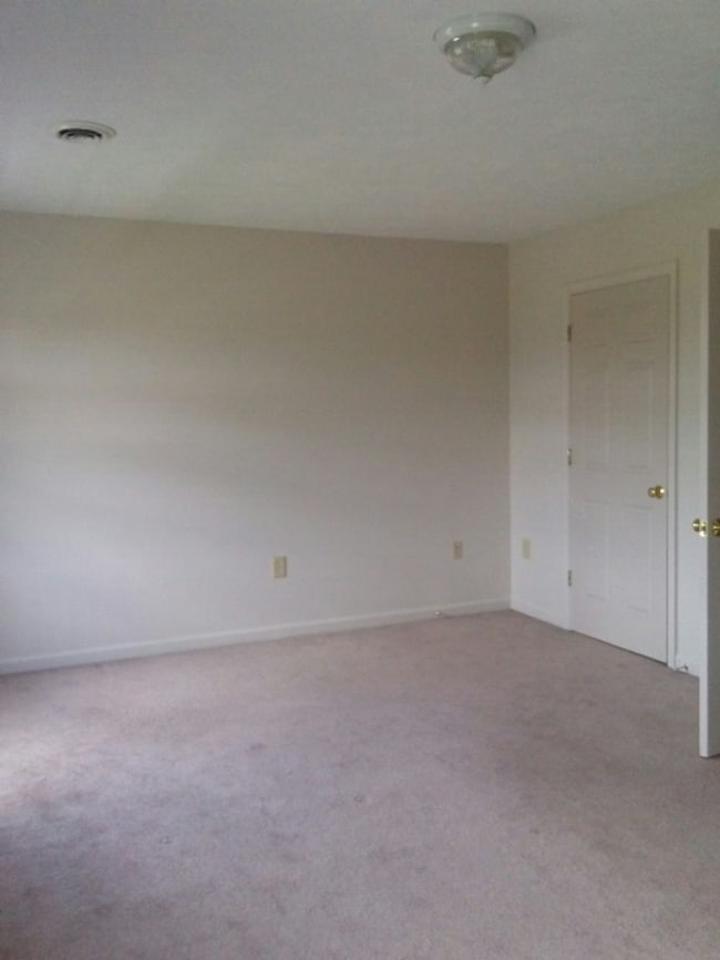 Building Photo - Townhouse located at The Pinnacle
