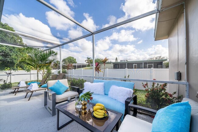 Building Photo - 2101 N 52nd Ave