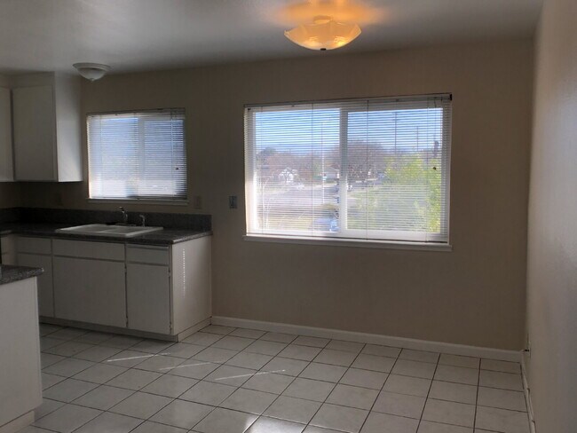 Building Photo - Convenient Santa Clara Location