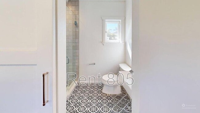 Building Photo - 39 N Laurel St