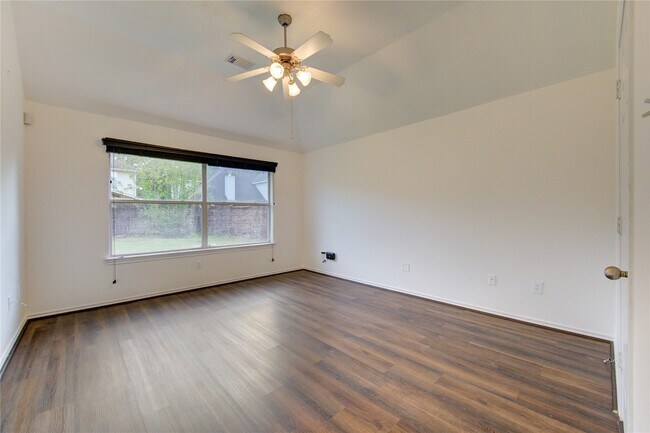 Building Photo - 5010 Moss Garden Ln
