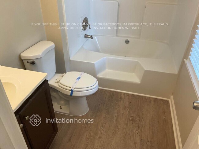 Building Photo - 5615 Princeton Oaks Dr