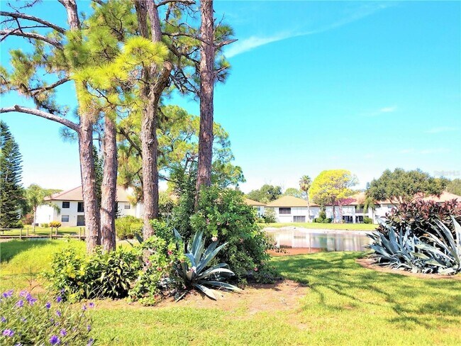 Building Photo - 307 Pine Hollow Cir
