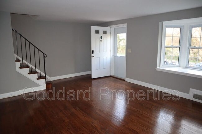 Building Photo - 5916 Northwood Dr