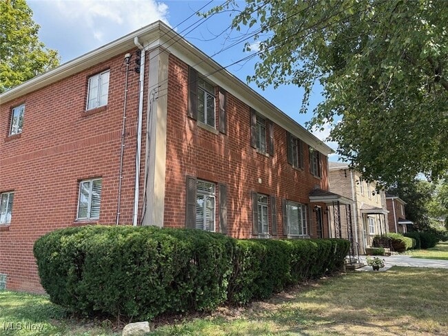 Building Photo - 163 Kenridge Rd