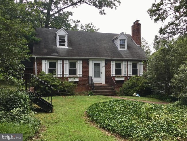 Building Photo - 312 N Highland St