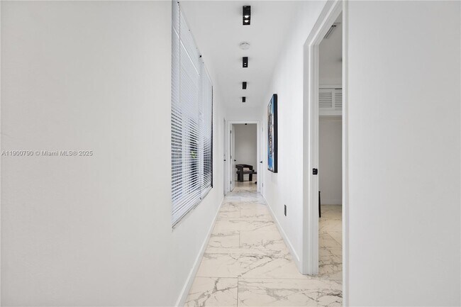Building Photo - 270 NW 50th St