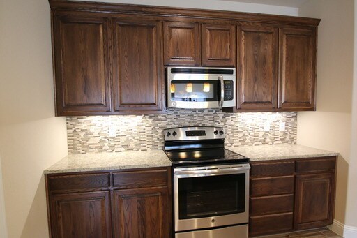 Building Photo - COMING SOON! Stunning 3BR/2.5BA Townhome with Attached Garage & Fenced Yard - Benbrook, TX | Minu...