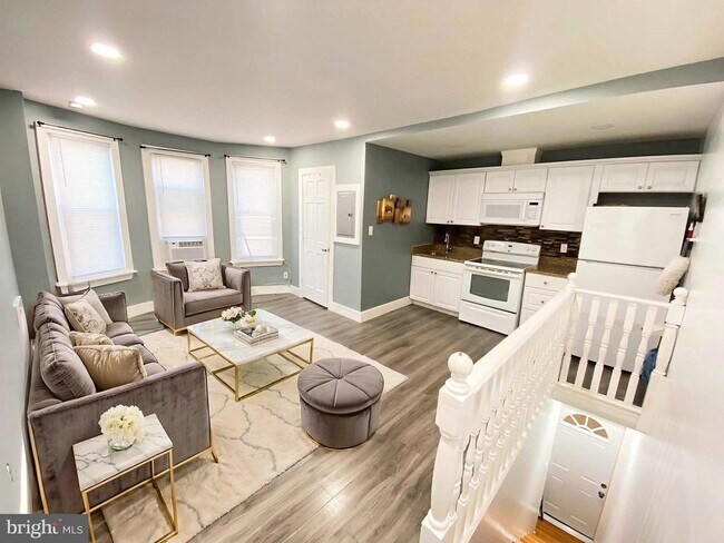 Building Photo - 315 N 52nd St