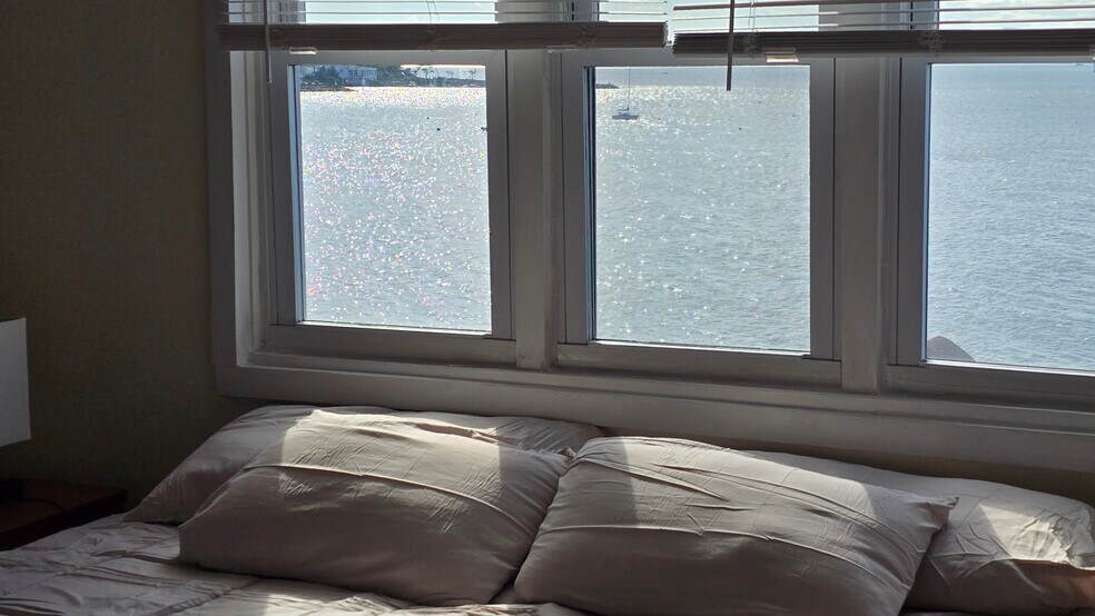 Building Photo - 92 Townsend Ave