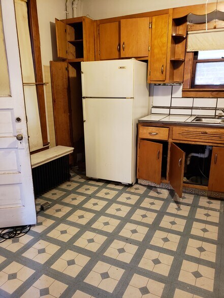 Building Photo - 3037 S Parnell Ave