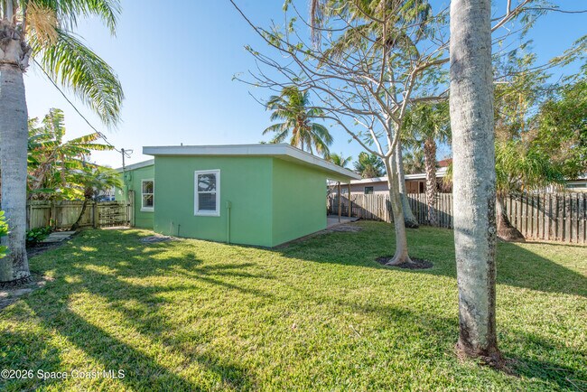 Building Photo - 206 4th Ave