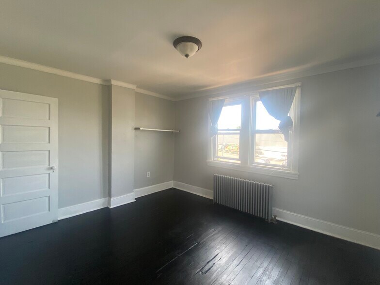 Building Photo - 117 Karrs Ln