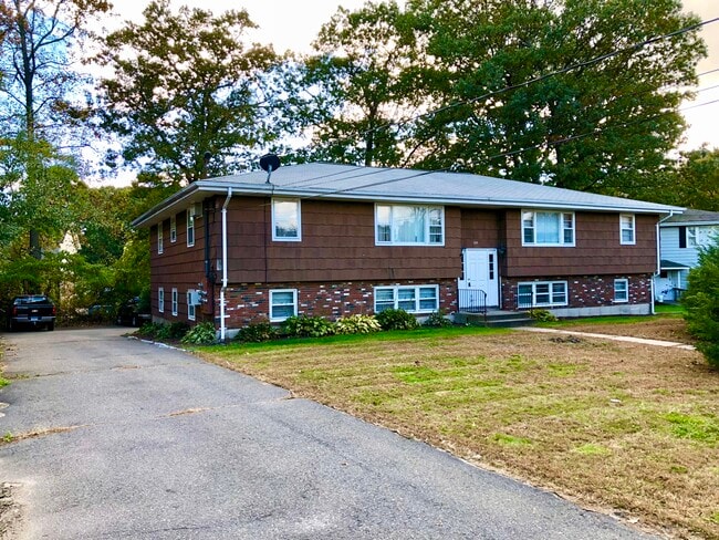 Building Photo - 129 Wedgewood dr