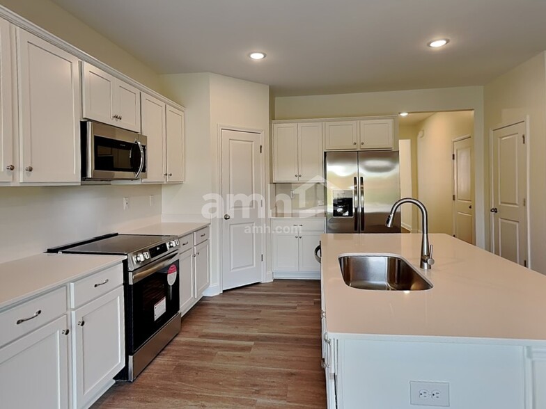 Building Photo - 3512 Lincoln Hts Ln