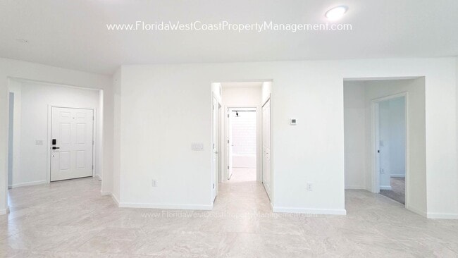 Building Photo - 6467 Silverstar Dr